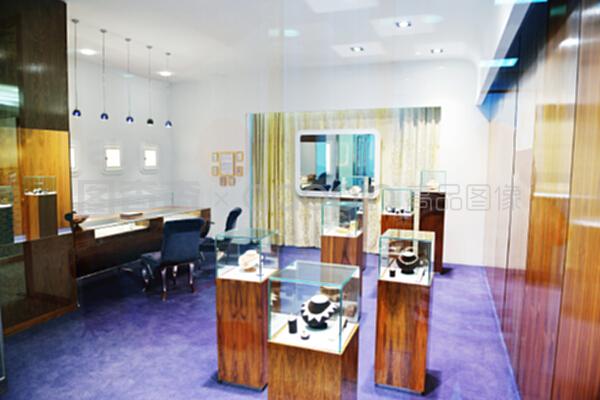 璀璨天地 室內(nèi)珠寶商店的零售藝術(shù)與未來(lái)之路